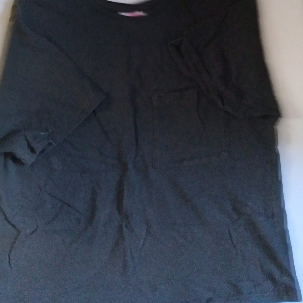 Black Hanes your way crop t shirt
